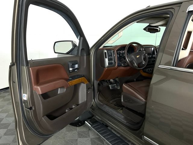 Used 2015 Chevrolet Silverado 2500 High Country w/ Duramax Plus Package AWD/4WD image 28