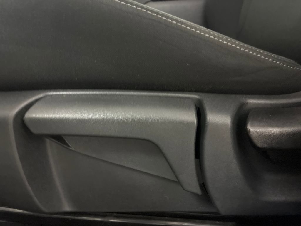 Used 2023 Nissan Rogue S AWD/4WD image 21