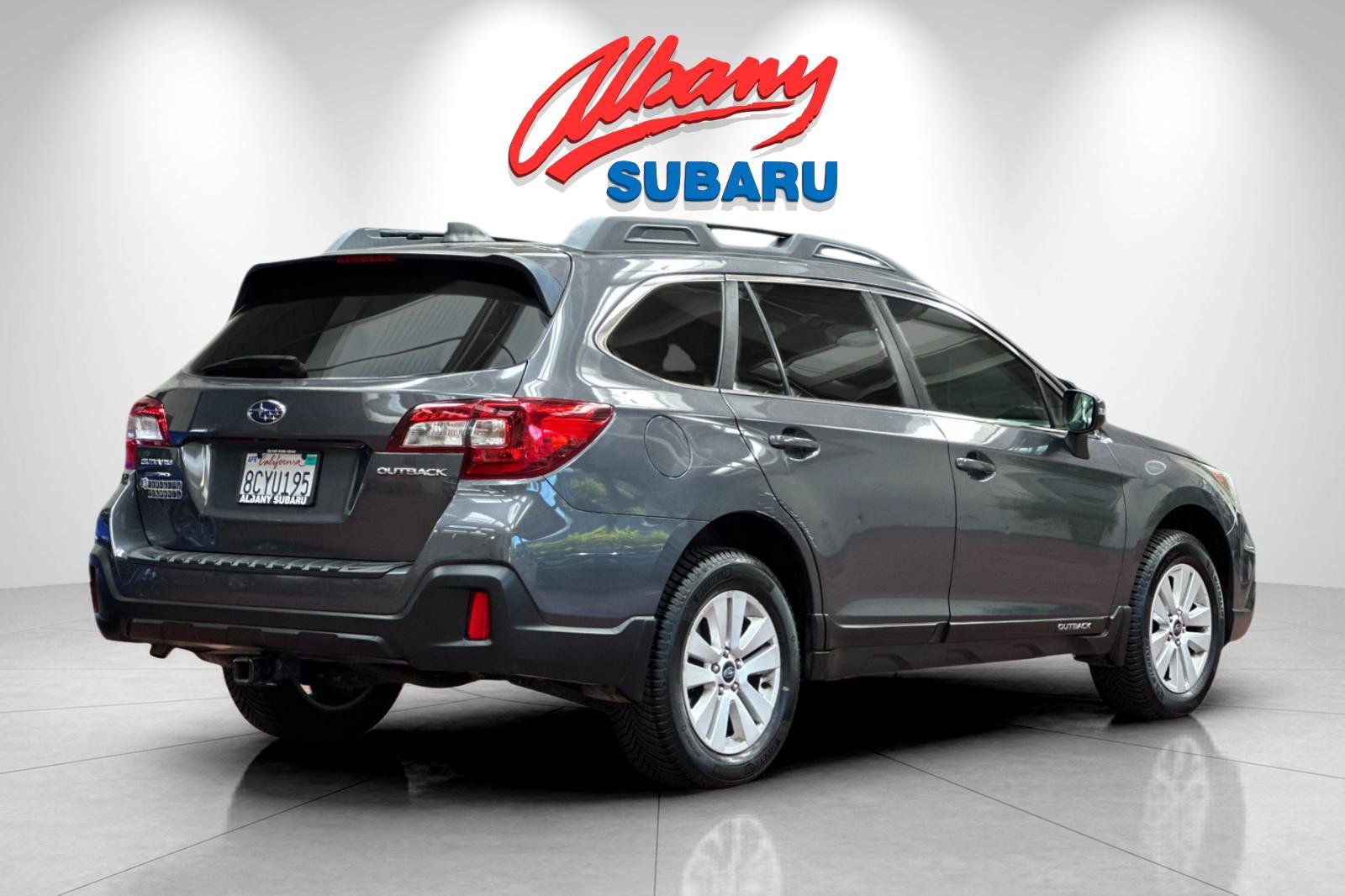 Used 2018 Subaru Outback 2.5i Premium AWD/4WD image 4