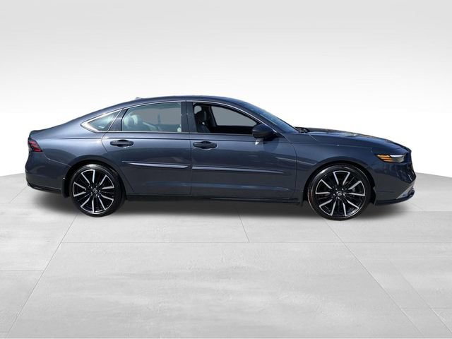 Used 2024 Honda Accord Touring image 2