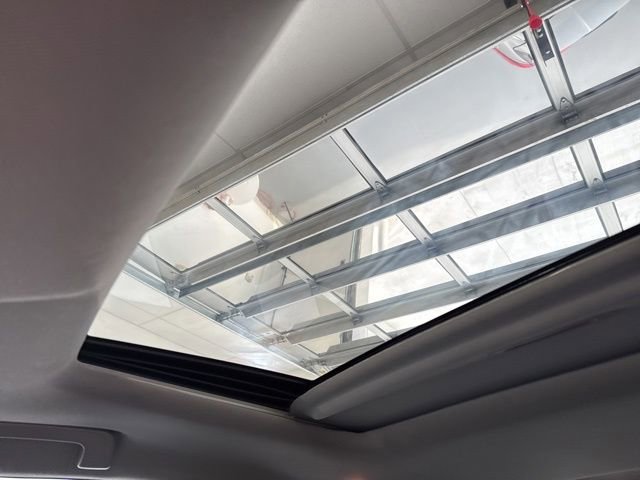 Used 2019 Toyota Highlander XLE image 26