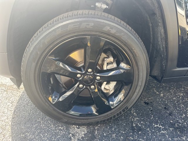 Used 2022 Jeep Grand Cherokee L Laredo image 32