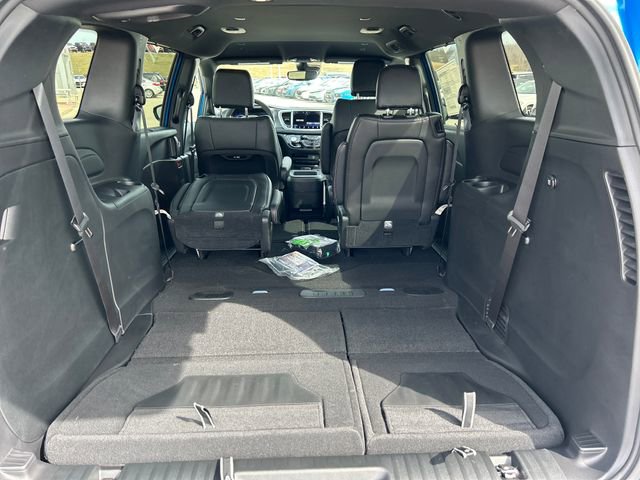 New 2026 Chrysler Pacifica Select FWD image 40