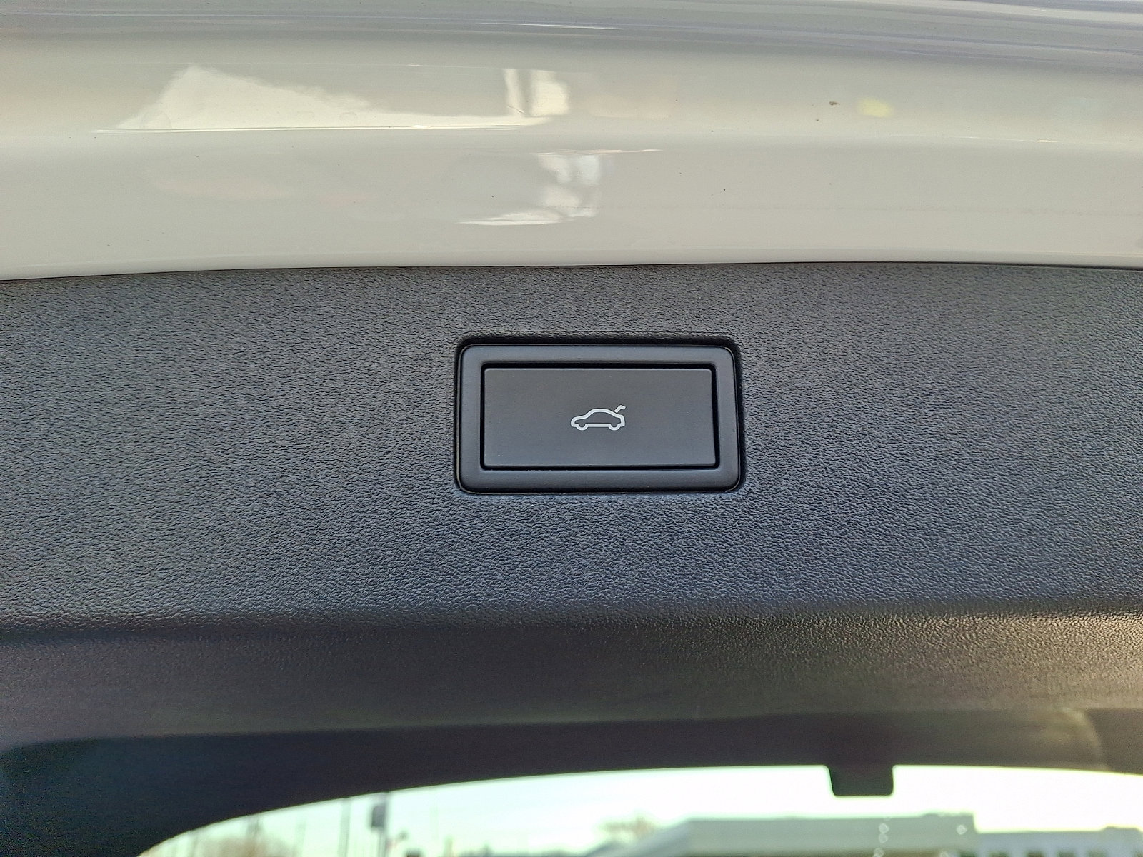 Certified 2025 Volkswagen Tiguan SE image 29