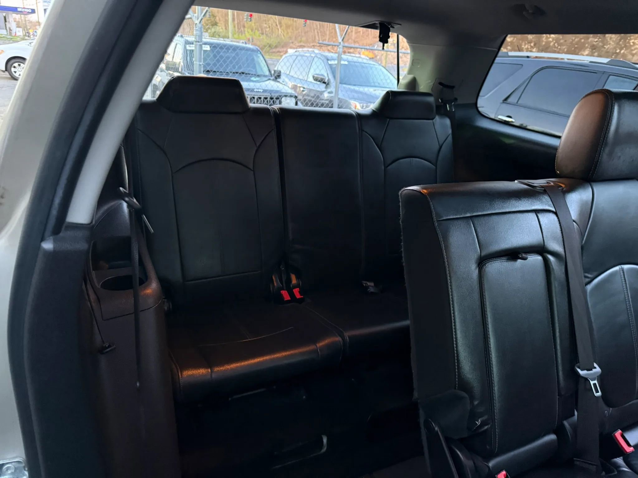 Used 2016 GMC Acadia SLT w/ Open Road Package FWD image 32