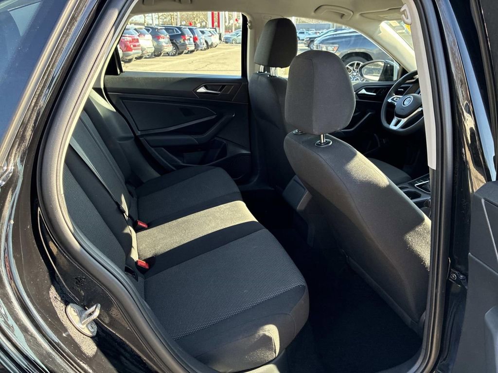 Used 2021 Volkswagen Jetta S w/ Driver Assistance Package image 9