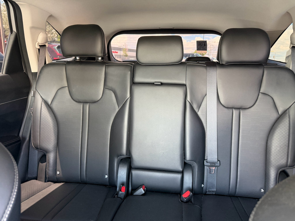 Used 2025 Kia Sorento S AWD/4WD image 11