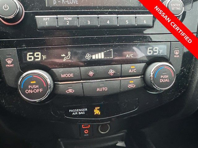 Used 2017 Nissan Rogue SV AWD/4WD image 22