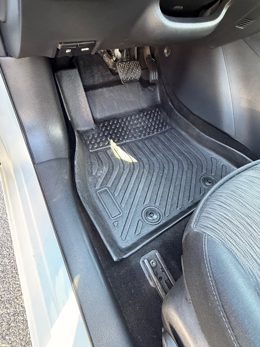 Used 2011 Nissan Sentra 2.0 SR FWD image 26