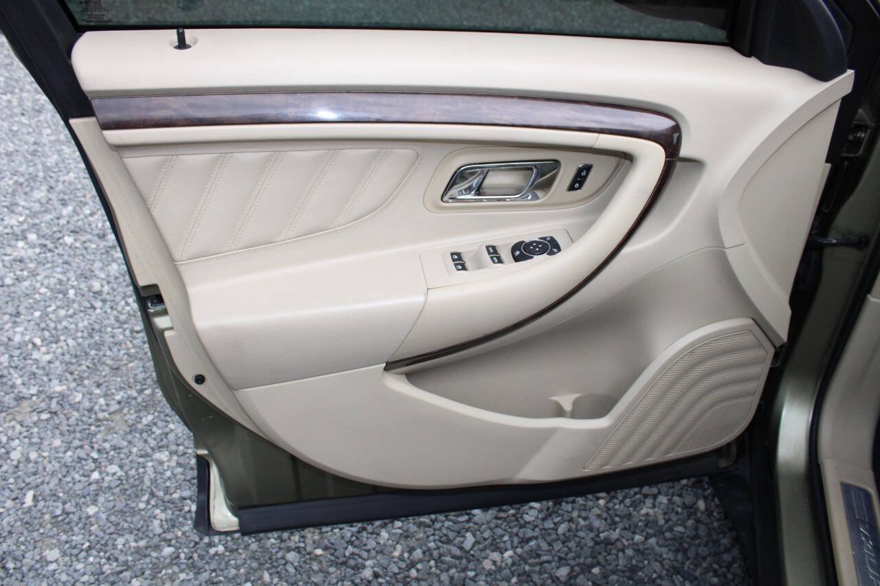 Used 2013 Ford Taurus Limited FWD image 22