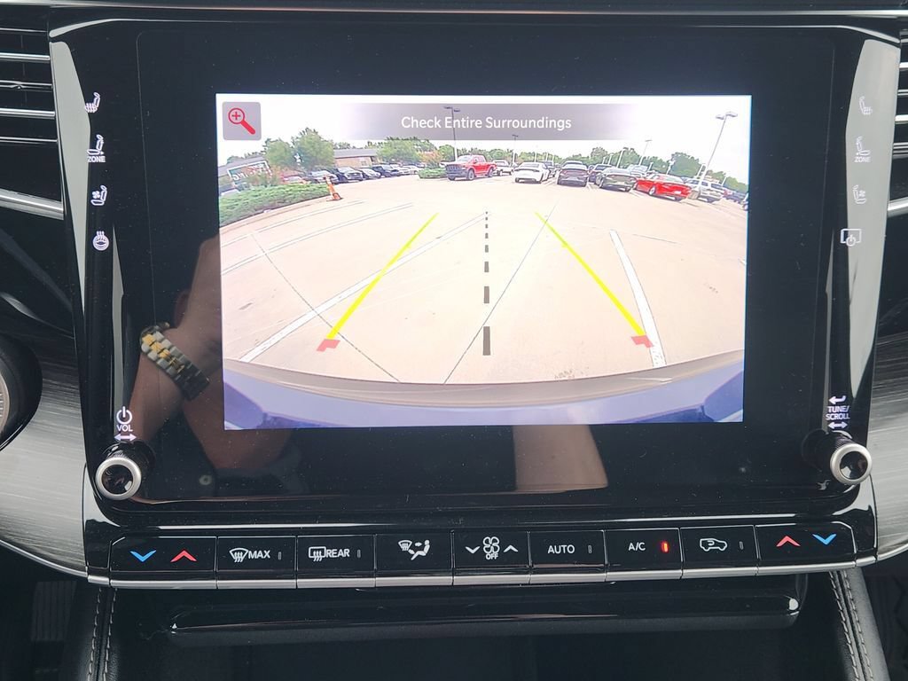 Used 2024 Jeep Wagoneer L Series III w/ Rear Seat Video Group 1 AWD/4WD image 19