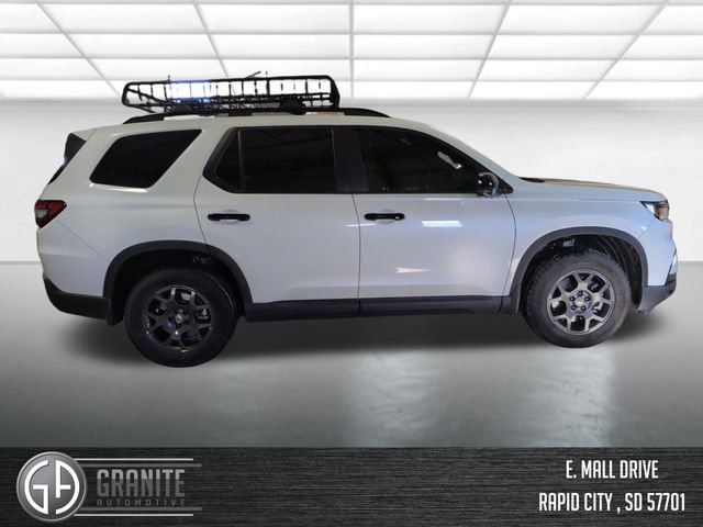 Used 2025 Honda Pilot TrailSport image 6