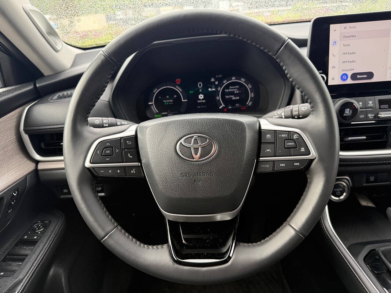Used 2025 Toyota Grand Highlander AWD Hybrid image 27