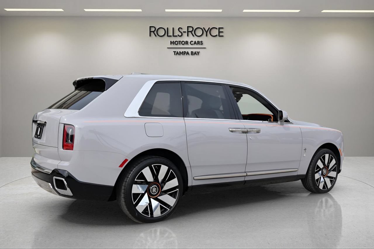 New 2026 Rolls-Royce Cullinan AWD/4WD image 2