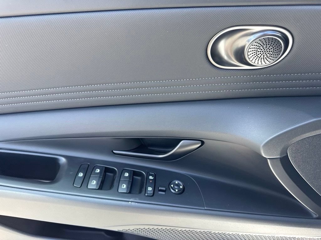 New 2026 Hyundai Elantra SEL Sport Premium FWD image 8