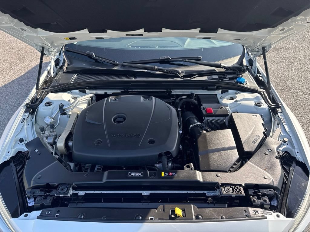 Used 2021 Volvo S60 T5 Momentum w/ Premium Package FWD image 6