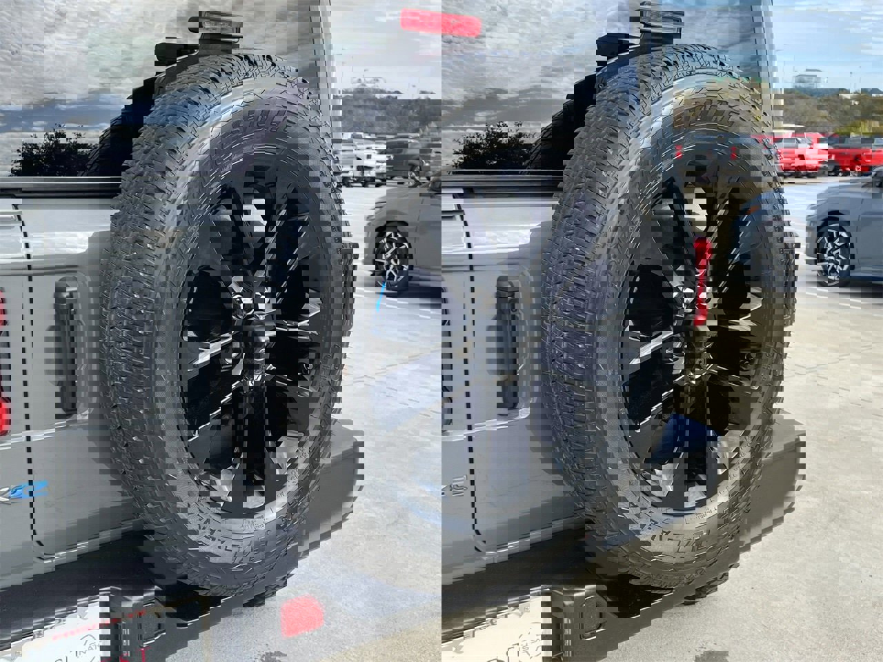 Used 2022 Jeep Wrangler Unlimited Sahara w/ Cold Weather Group image 7