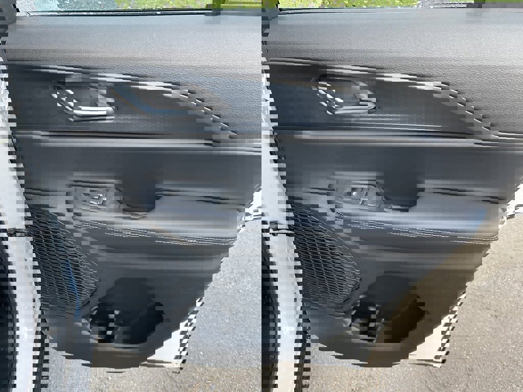 New 2025 Jeep Grand Cherokee Laredo X image 12