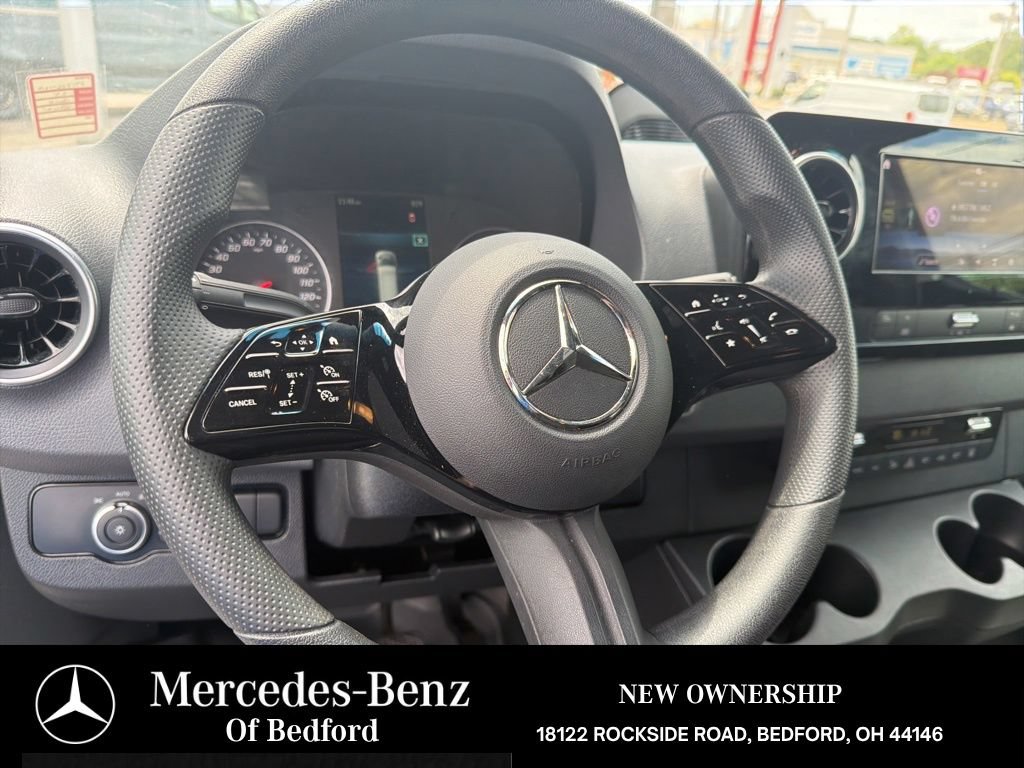 Used 2025 Mercedes-Benz Sprinter 2500 image 10