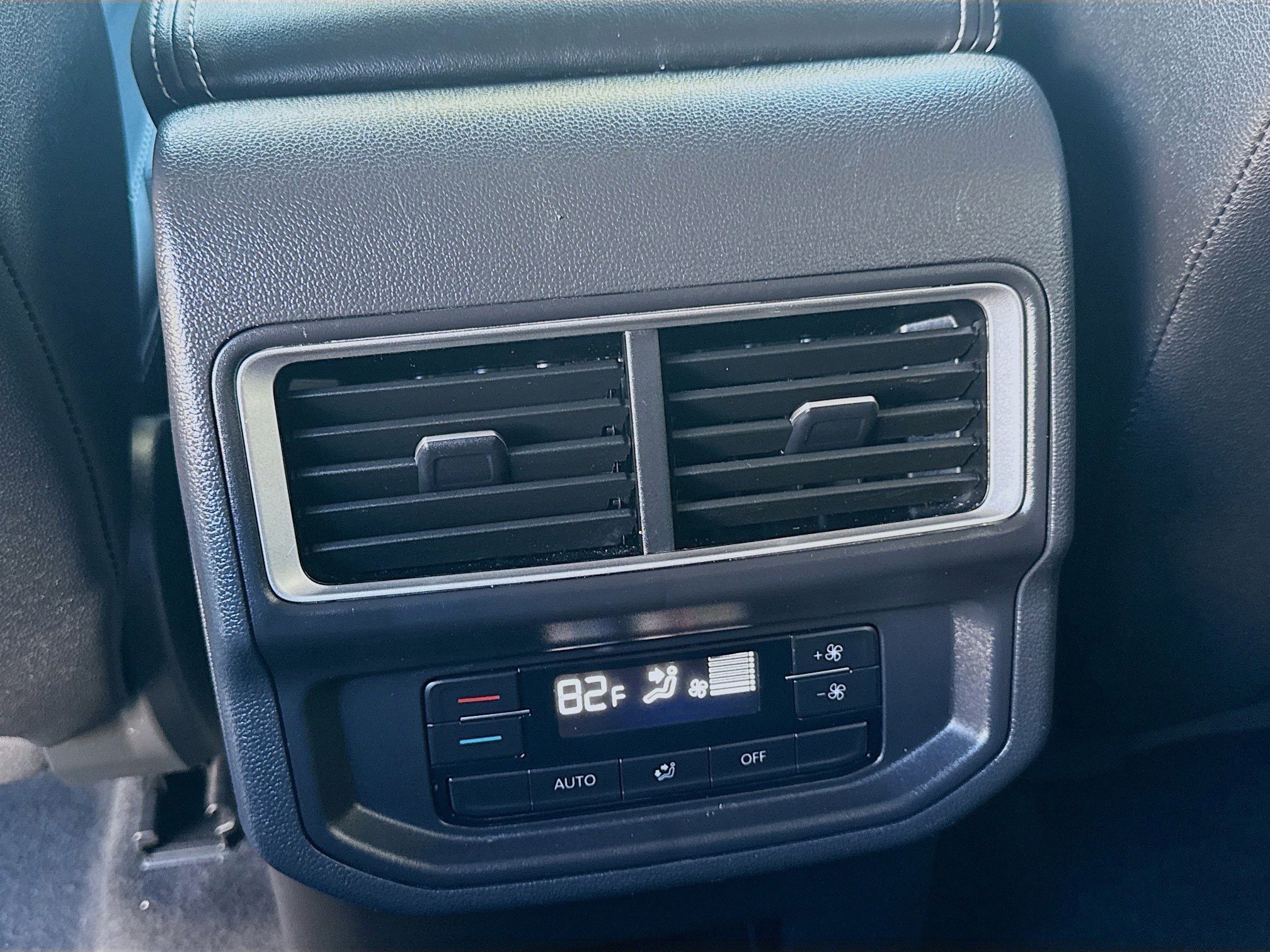 Certified 2025 Volkswagen Atlas SE image 22