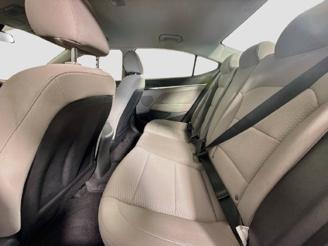 Used 2020 Hyundai Elantra SE FWD image 23