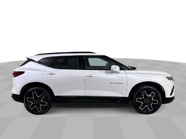 Used 2021 Chevrolet Blazer RS w/ Enhanced Convenience Package FWD image 9