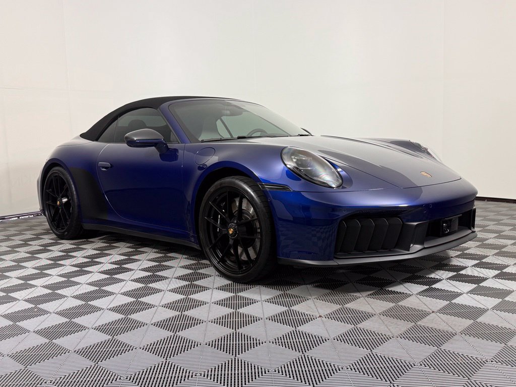 Certified 2025 Porsche 911 Carrera GTS RWD image 9