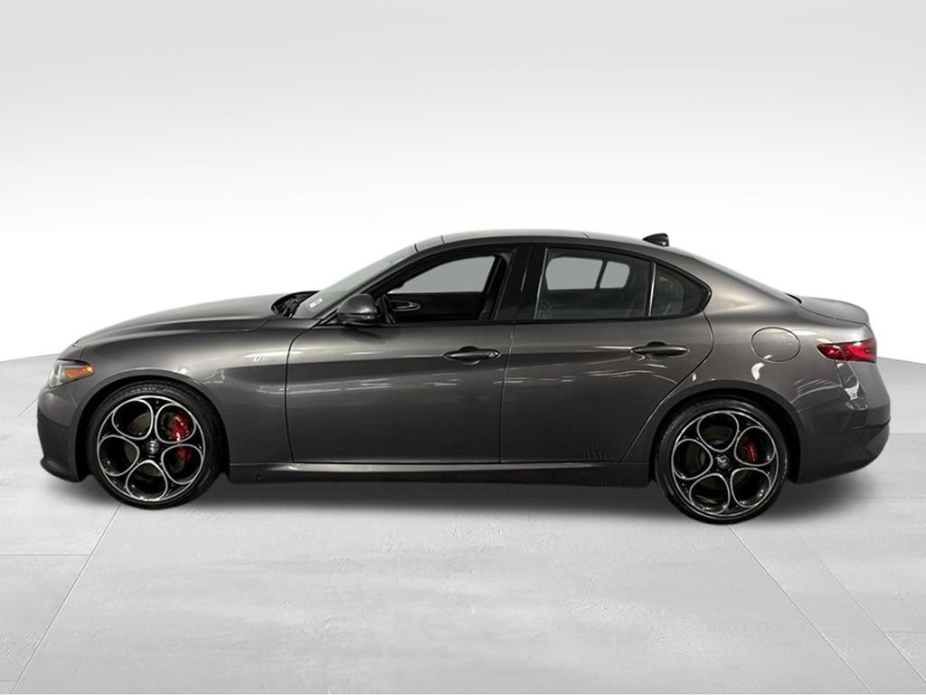 Used 2023 Alfa Romeo Giulia Ti w/ Active Assist Plus Package RWD image 11