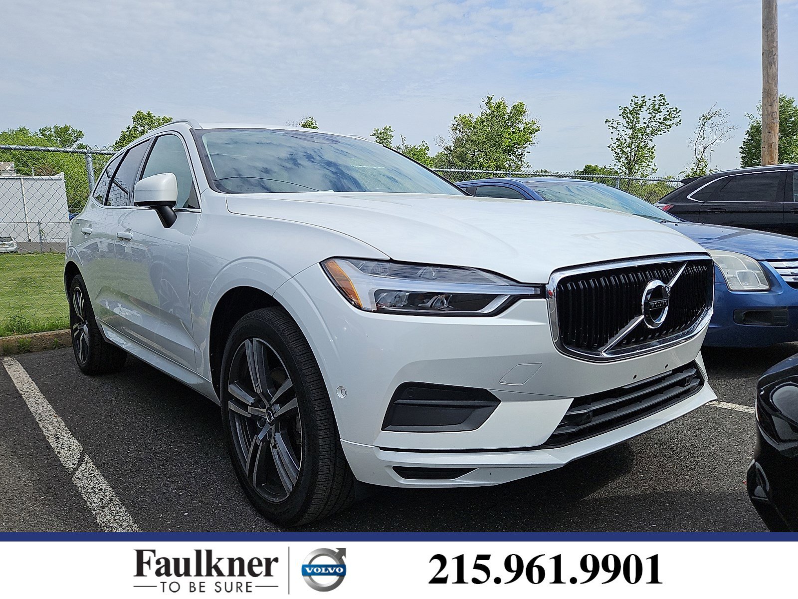 Used 2018 Volvo XC60 T5 Momentum w/ Vision Package AWD/4WD image 1