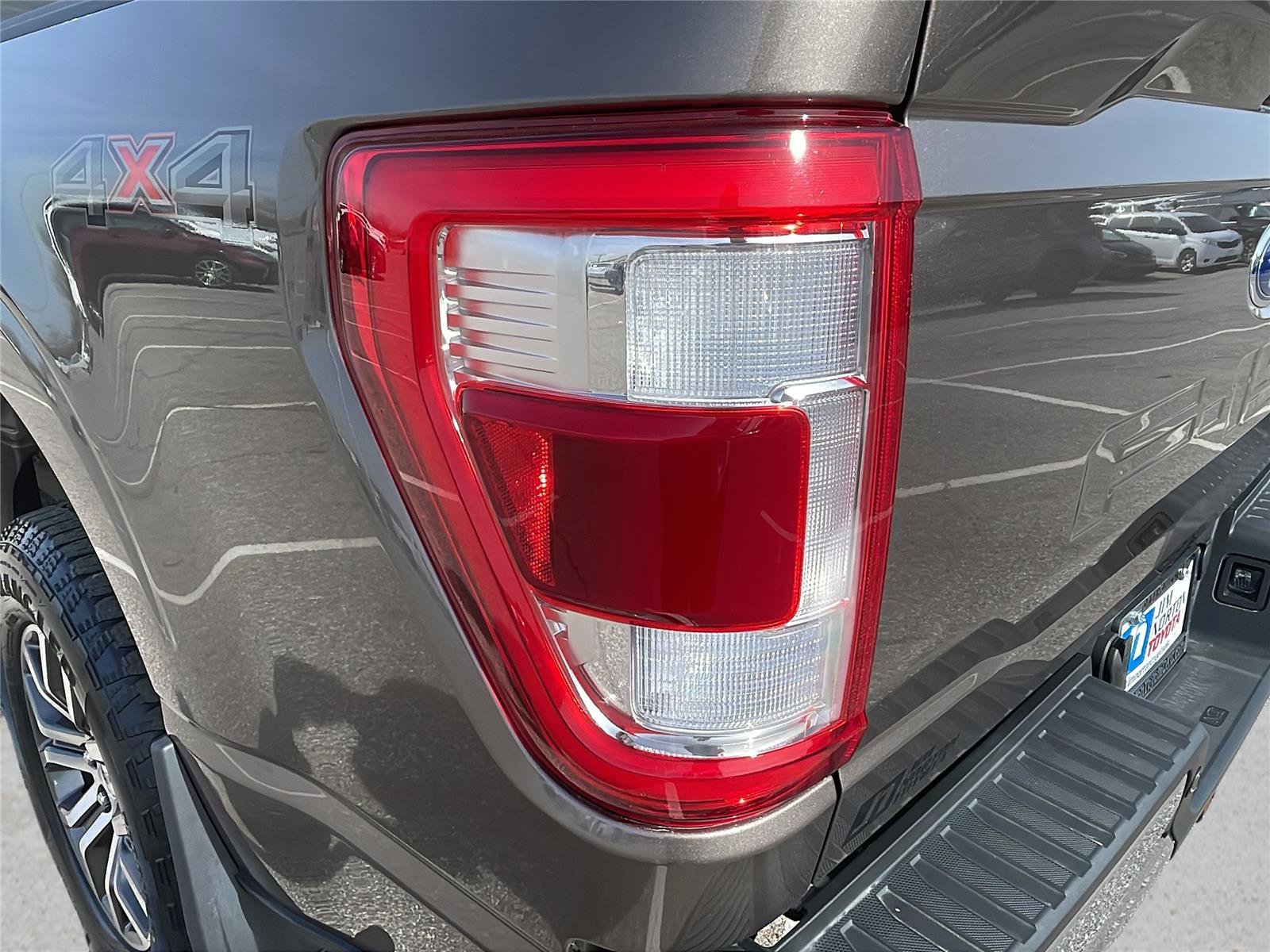 Used 2022 Ford F150 Lariat image 11