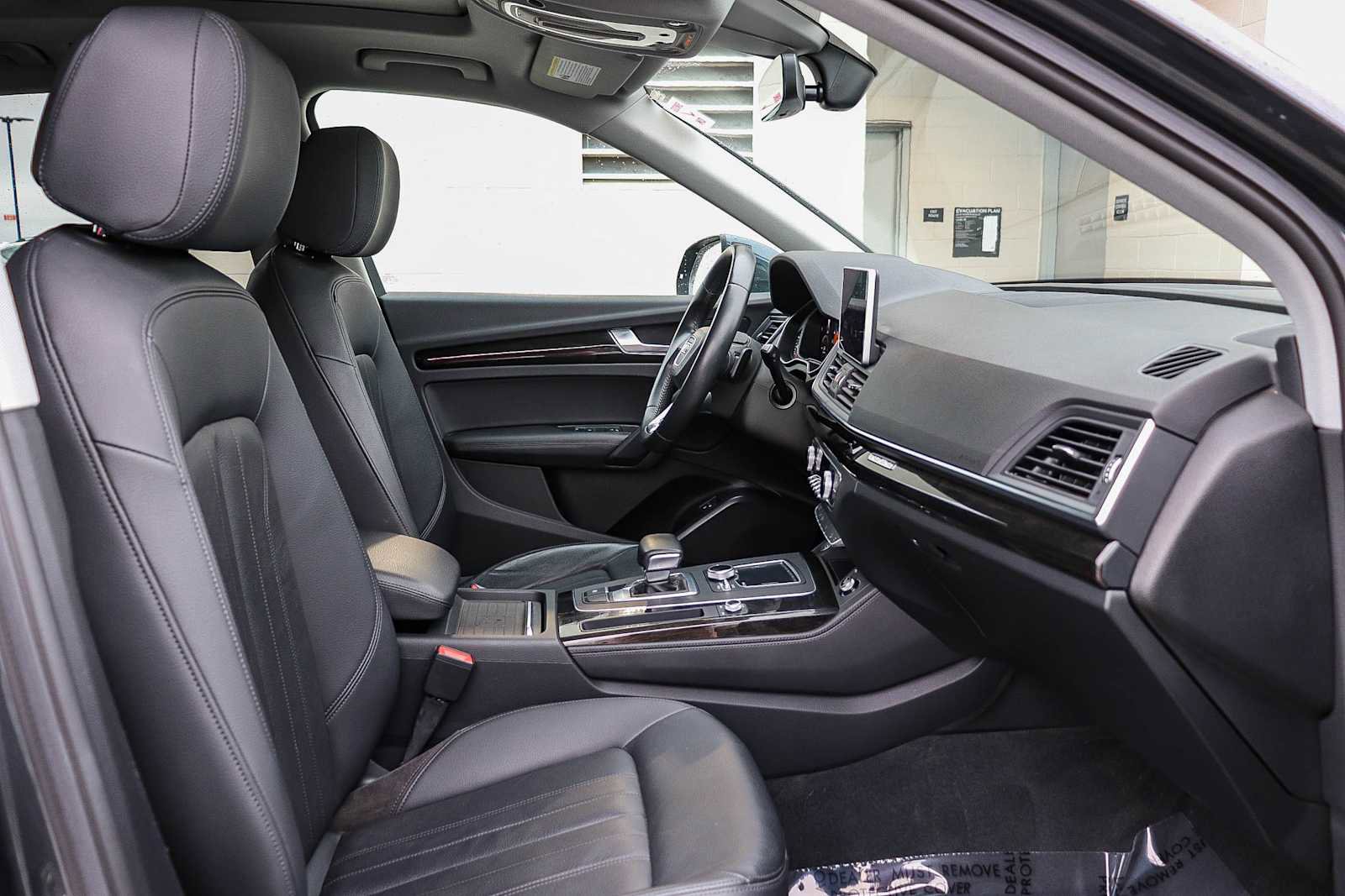 Used 2020 Audi Q5 e Premium Plus w/ Premium Plus Package image 22