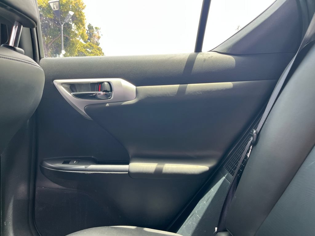 Used 2013 Lexus CT 200h w/ F Sport Pkg w/Nuluxe Trim FWD image 16
