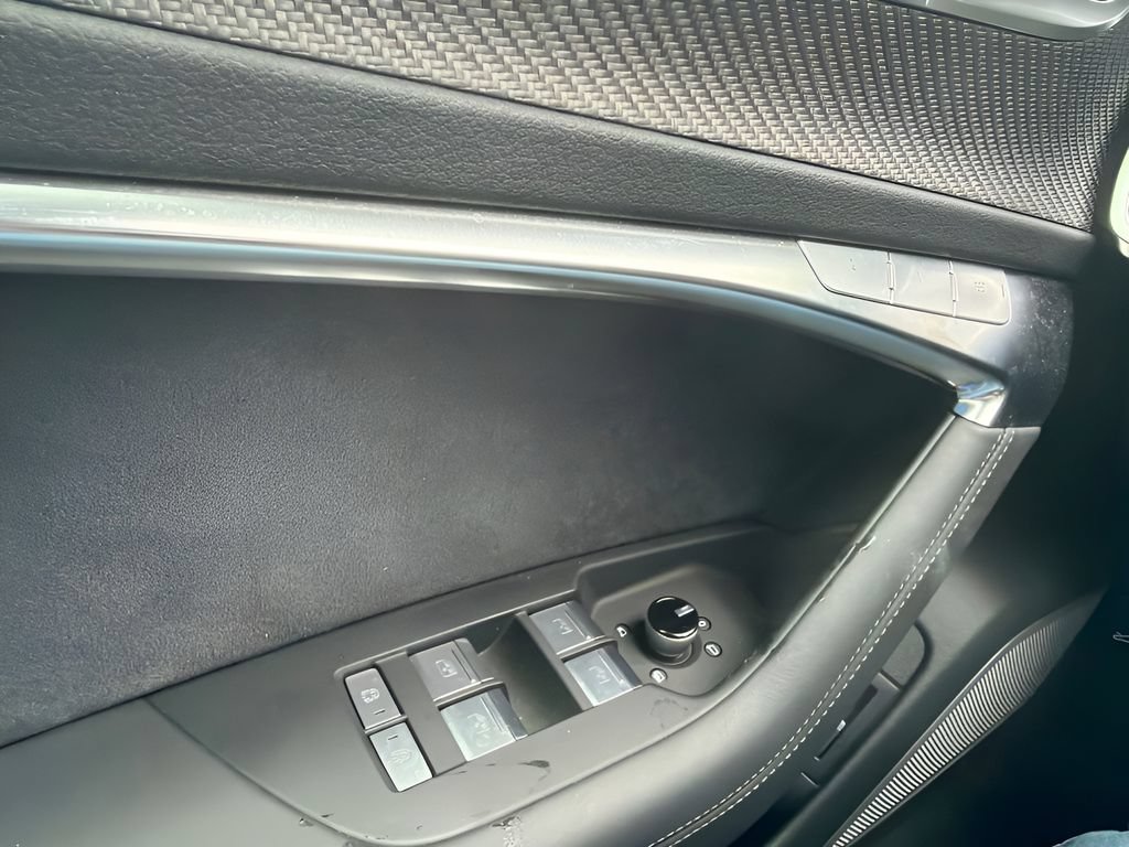 Used 2023 Audi RS 6 AWD/4WD image 32