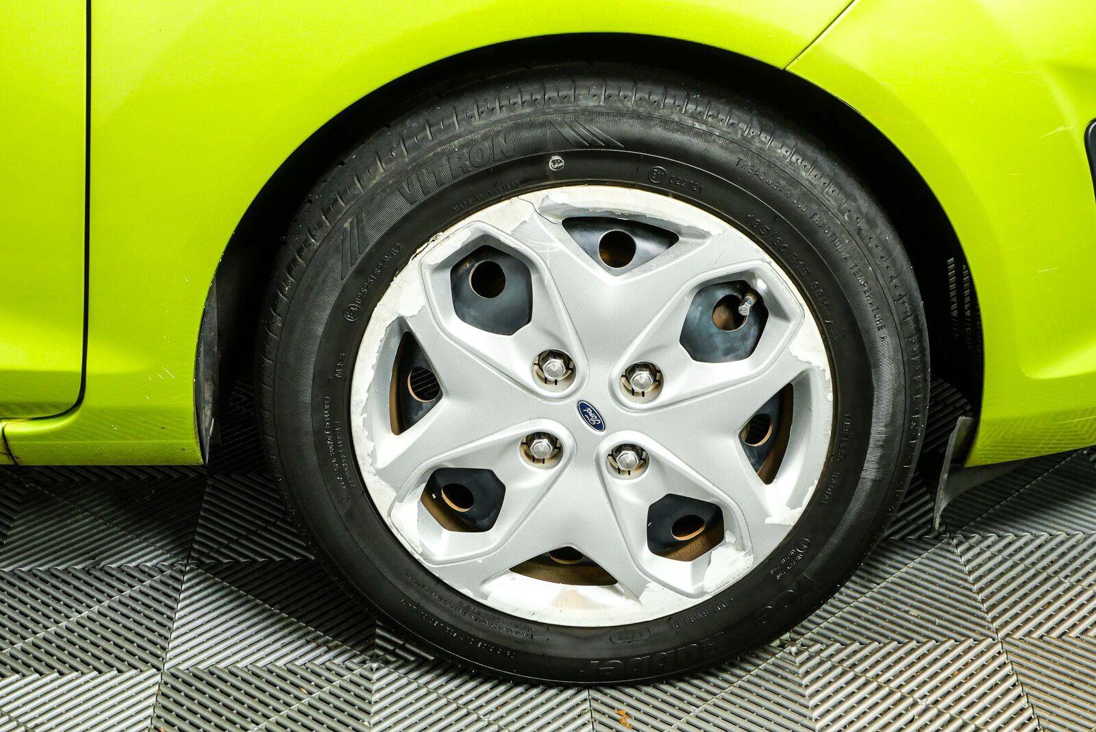 Used 2013 Ford Fiesta SE FWD image 34