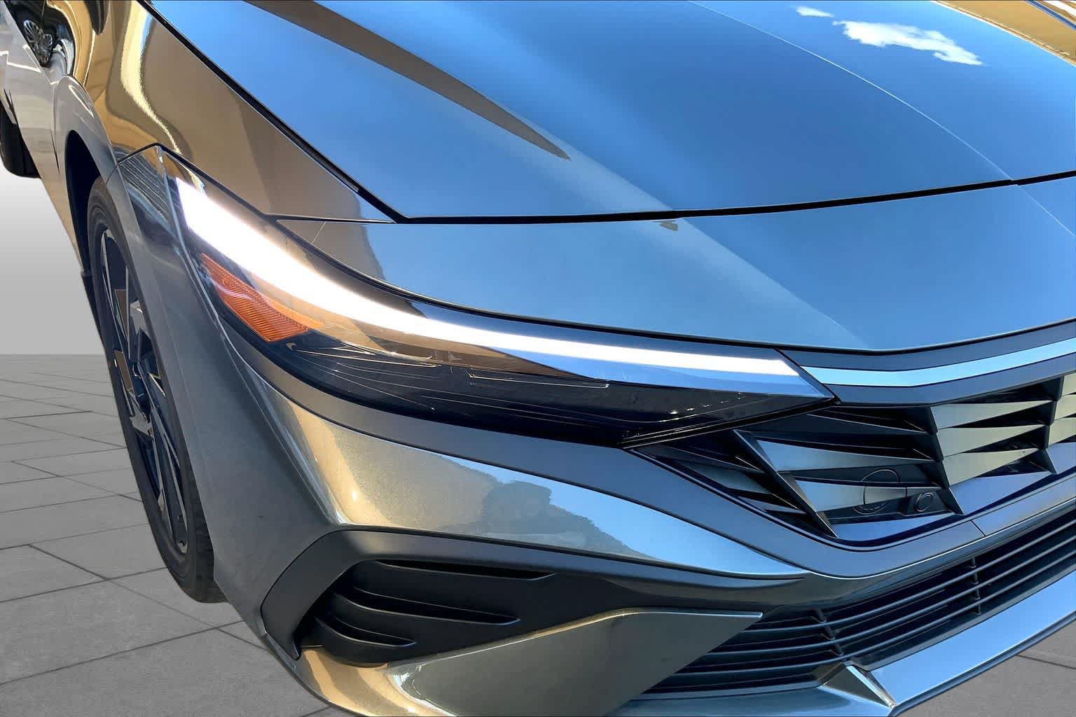 New 2026 Hyundai Elantra SEL Sport FWD image 12