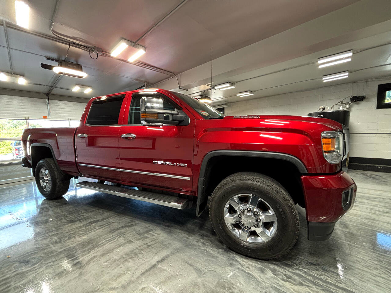 Used 2018 GMC Sierra 3500 Denali w/ Duramax Plus Package image 12