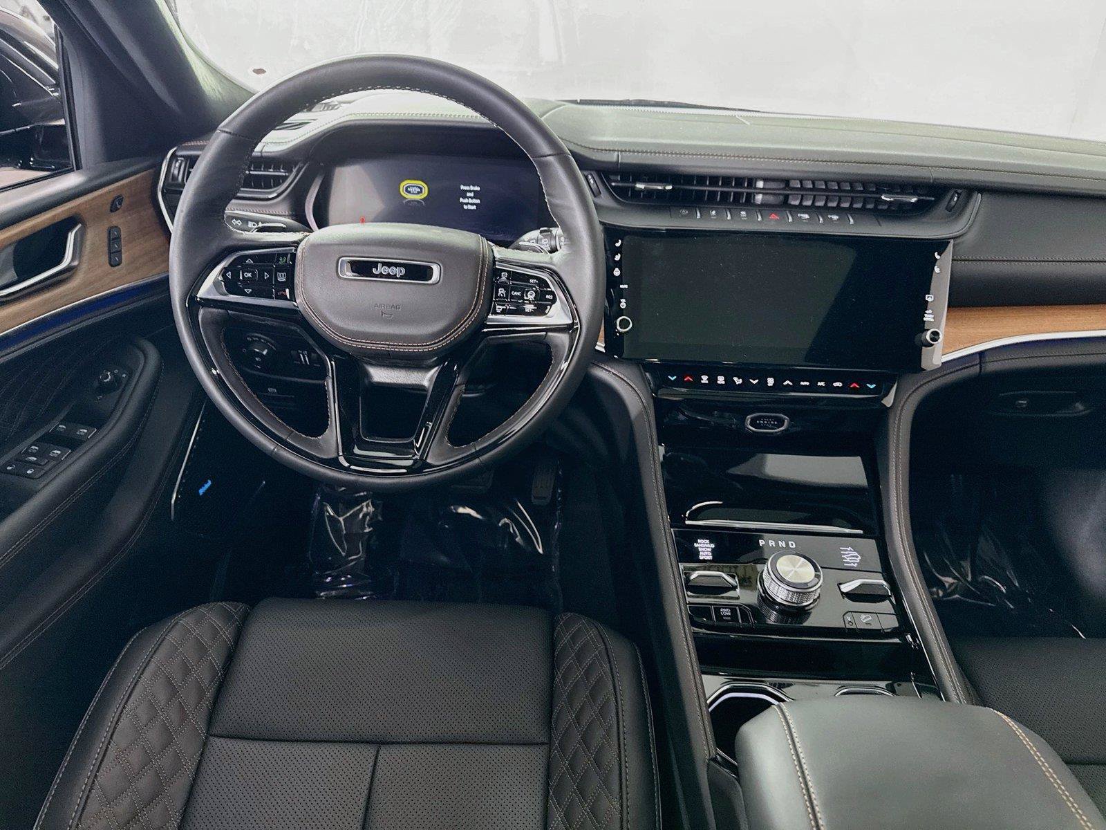New 2027 Jeep Grand Cherokee Summit AWD/4WD image 2