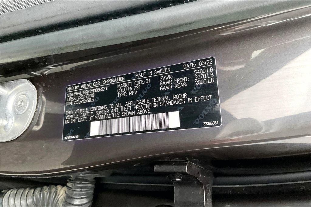 Used 2022 Volvo XC60 B5 Momentum w/ Climate Package image 19