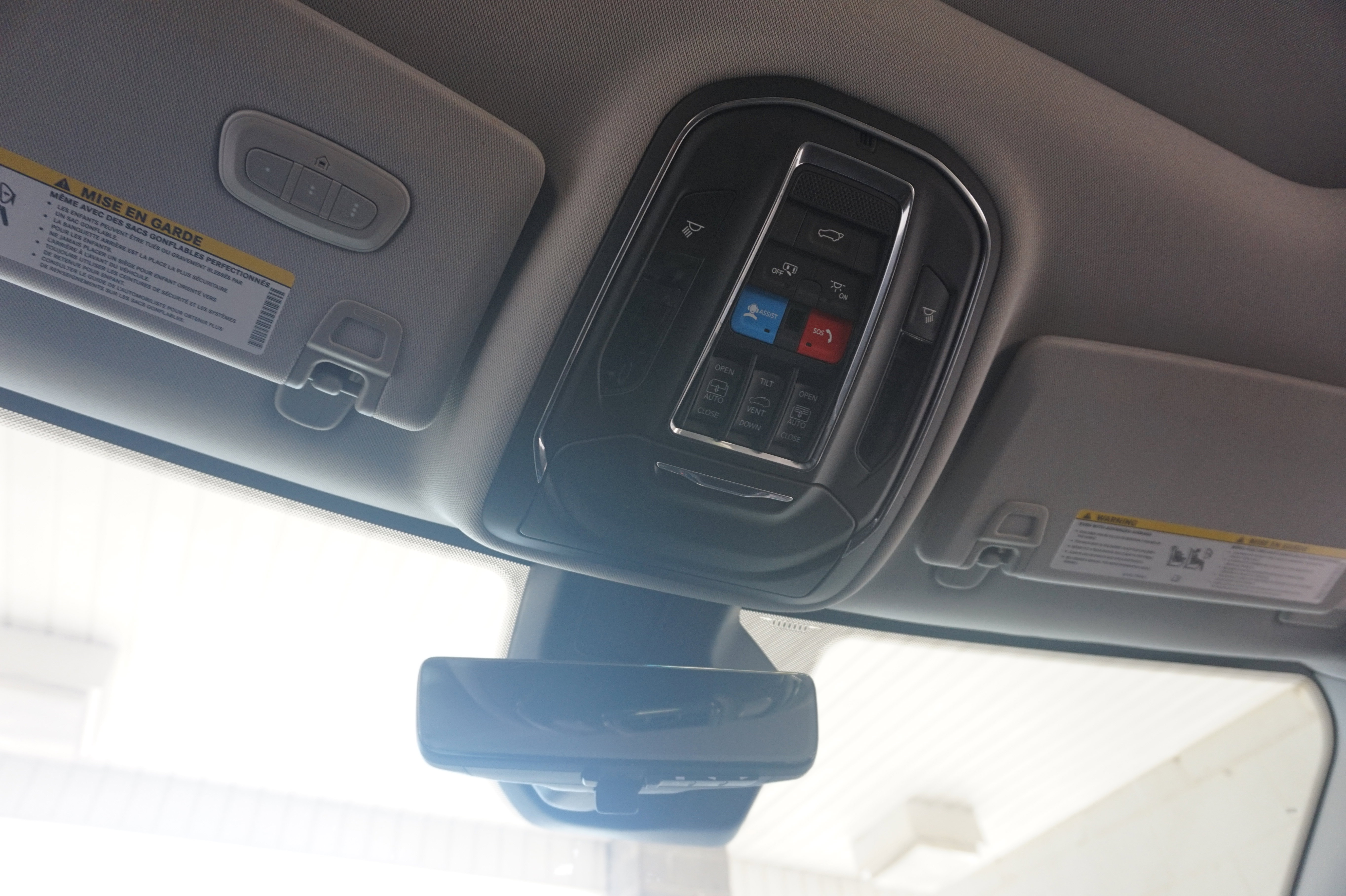 Used 2023 Jeep Grand Cherokee 4WD 4xe w/ Luxury Tech Group II image 34