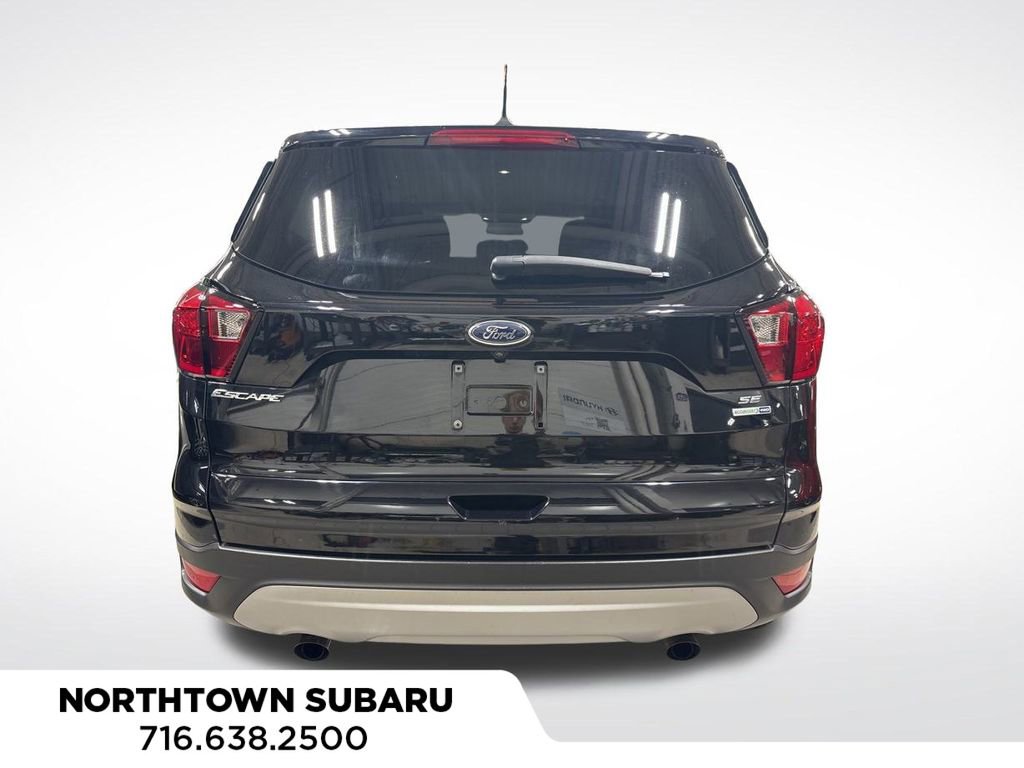 Used 2019 Ford Escape SE image 8