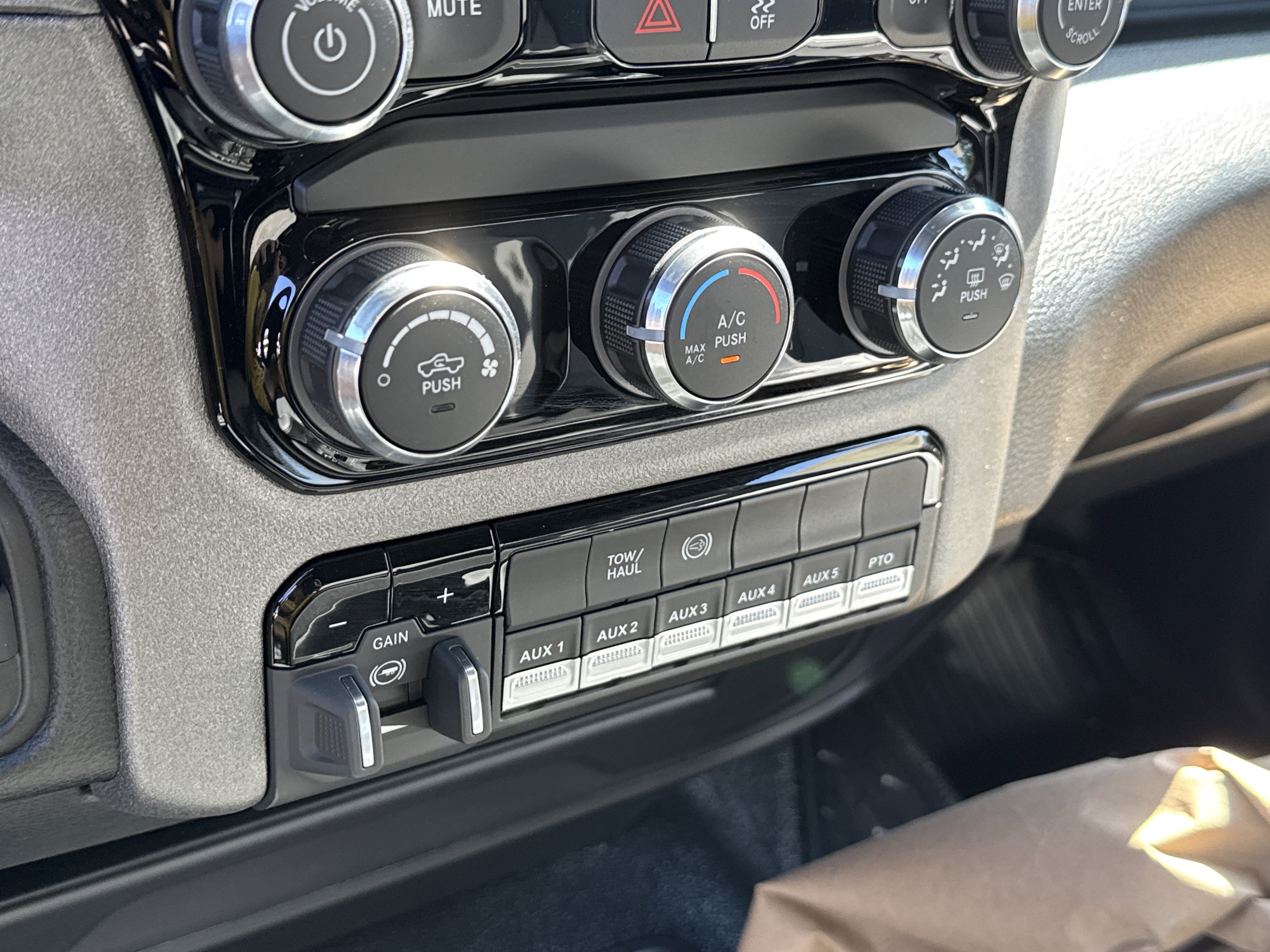 New 2026 RAM 5500 Tradesman image 32