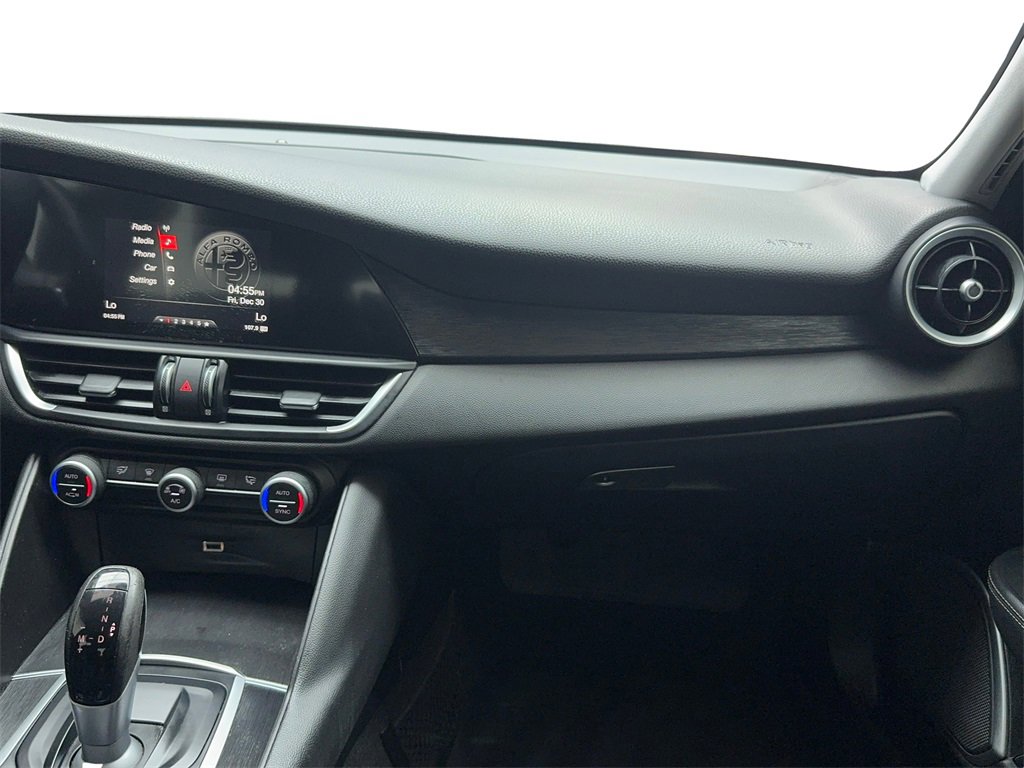 Used 2019 Alfa Romeo Giulia image 19