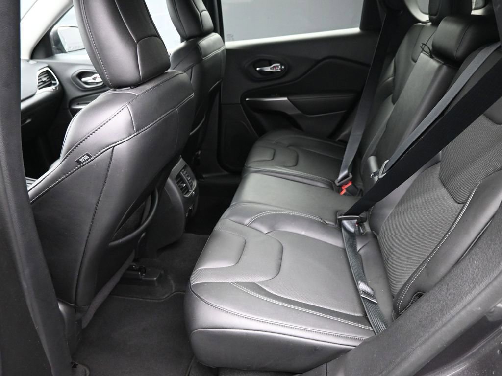 Used 2021 Jeep Cherokee Limited image 12