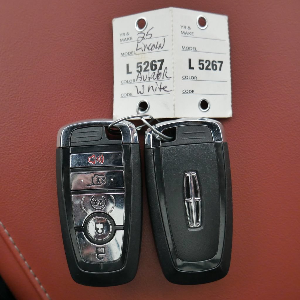 Used 2025 Lincoln Aviator Reserve w/ Jet Appearance Package AWD/4WD image 53