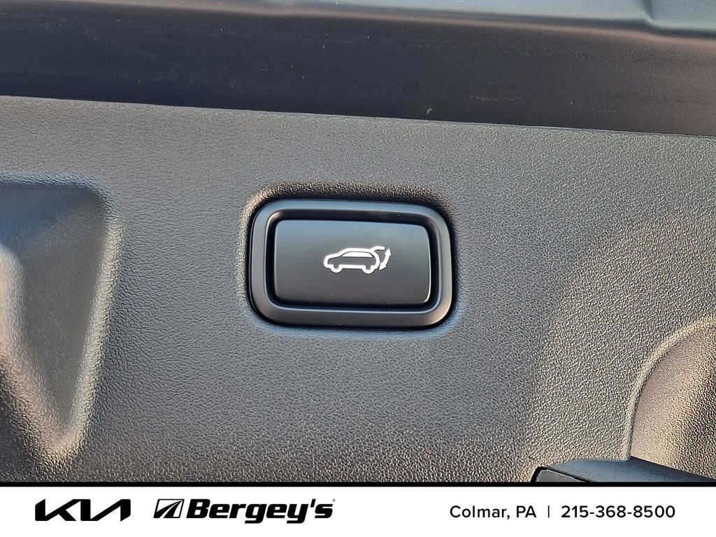 Certified 2025 Kia EV6 Wind AWD/4WD image 32