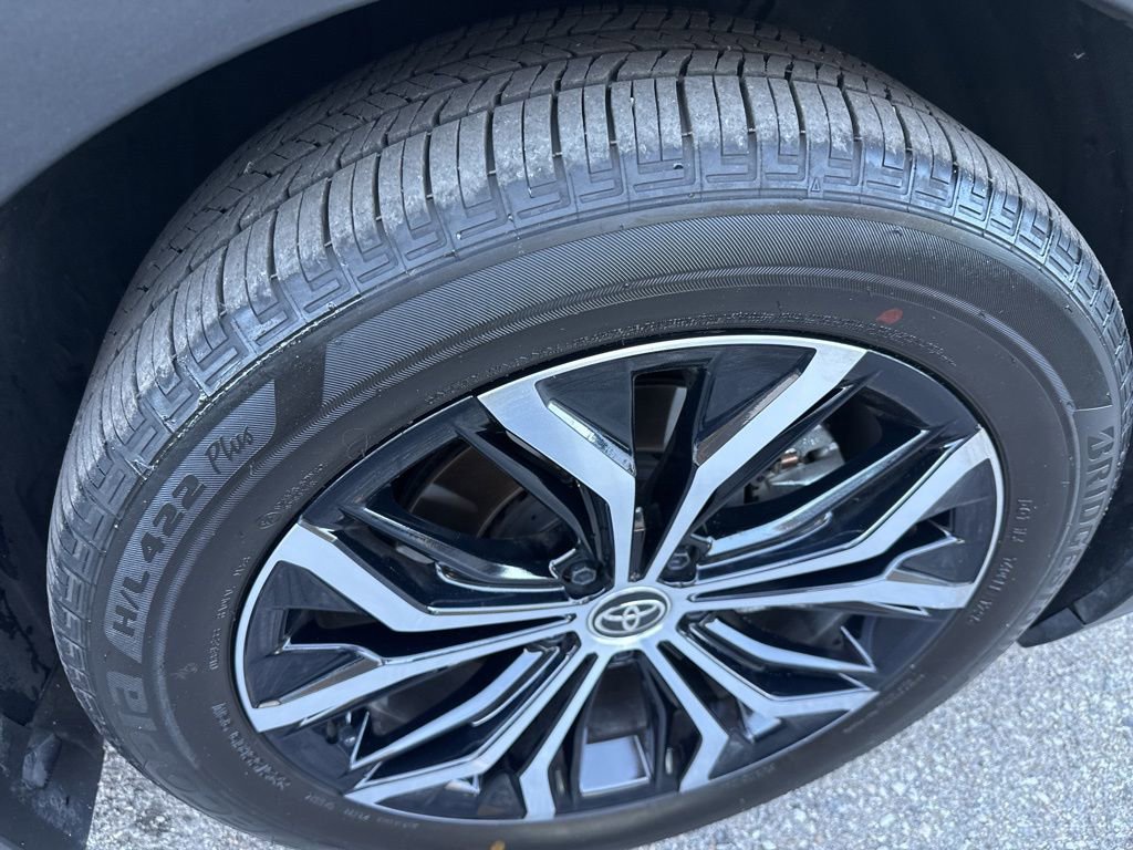 Used 2026 Toyota Crown Limited image 13