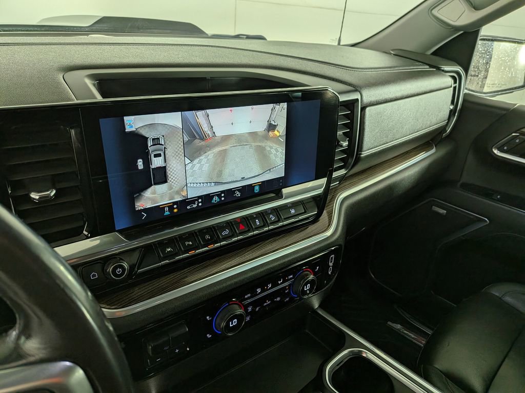Used 2022 Chevrolet Silverado 1500 LT Trail Boss w/ LT Trail Boss Premium Package AWD/4WD image 26