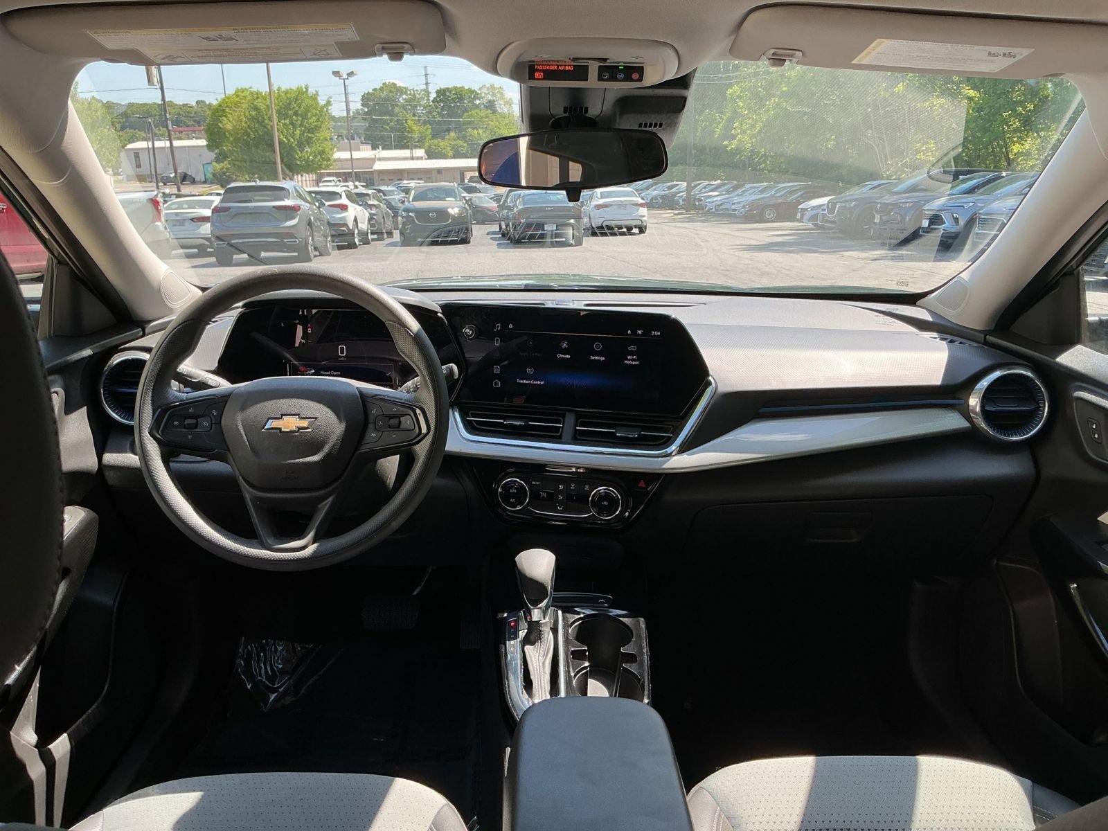 Used 2025 Chevrolet Trax LT FWD image 28