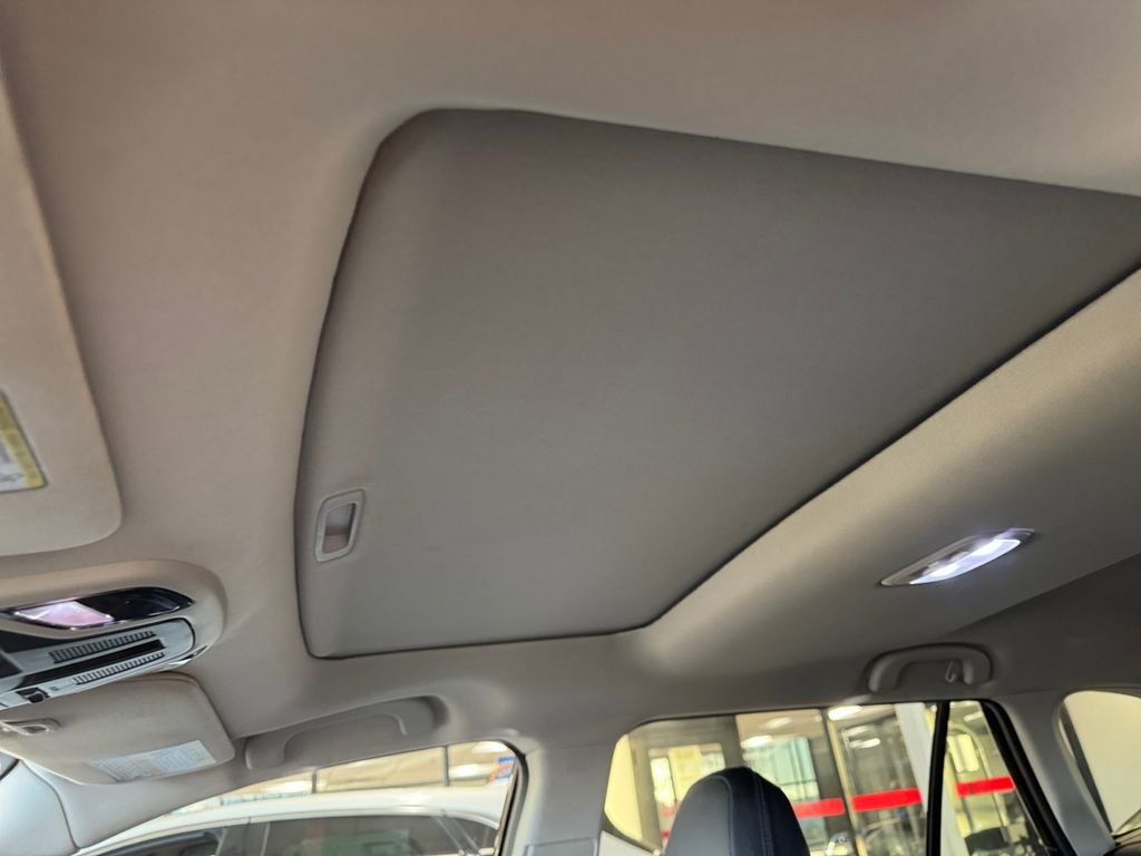 Used 2025 Subaru Outback Limited image 24