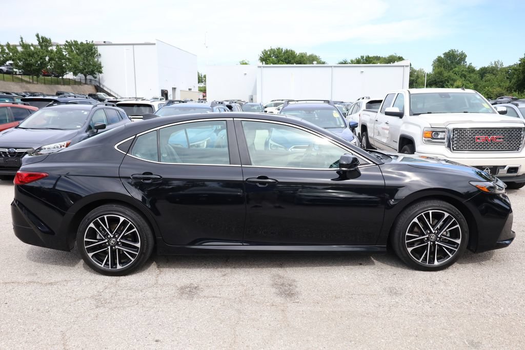 Used 2025 Toyota Camry XLE AWD/4WD image 5